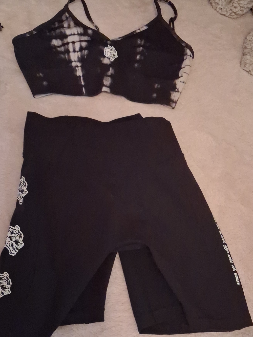 Wolven Black and White Graphic Sports Tank